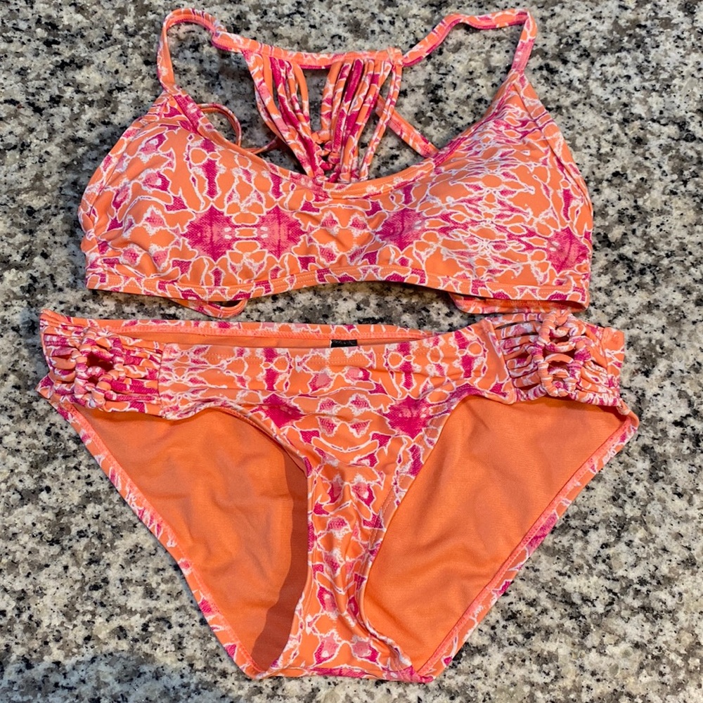 Swimsuit set. Top size small. Bottom size medium.